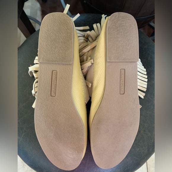 Minnetonka moccasins.Never worn - Picture 3 of 3